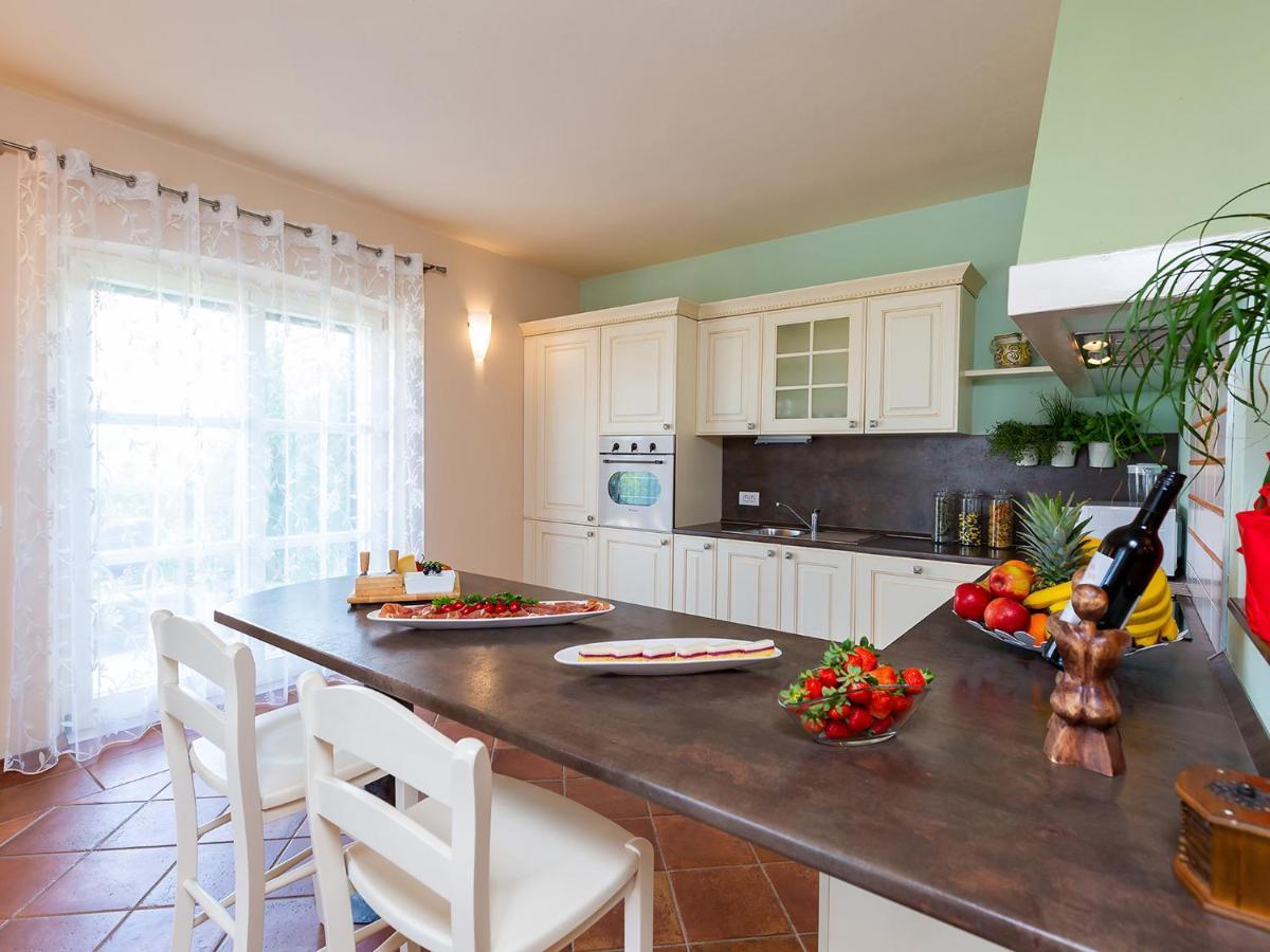 Villa Salvea With Heated Pool Montizana Екстер'єр фото
