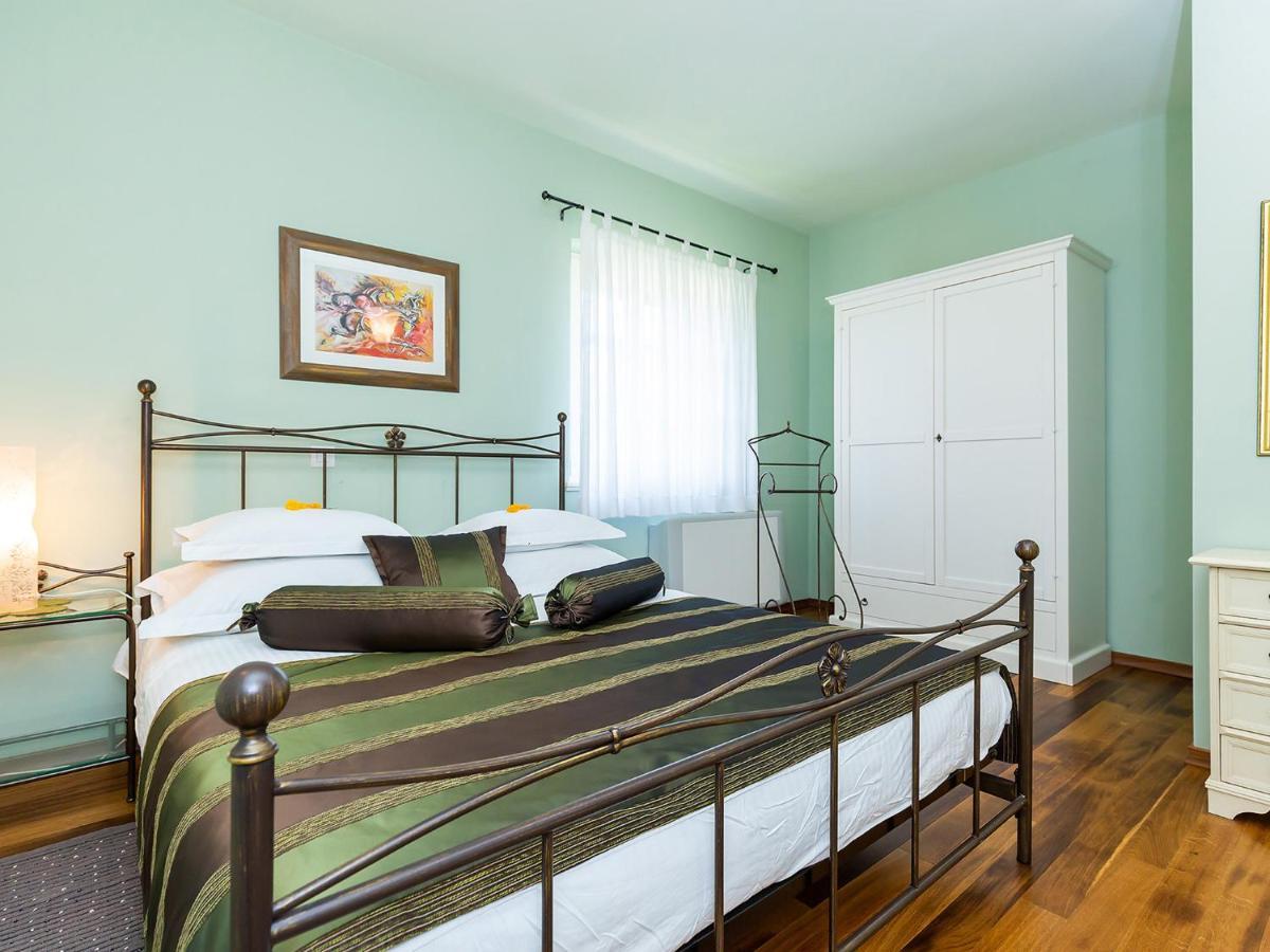 Villa Salvea With Heated Pool Montizana Екстер'єр фото