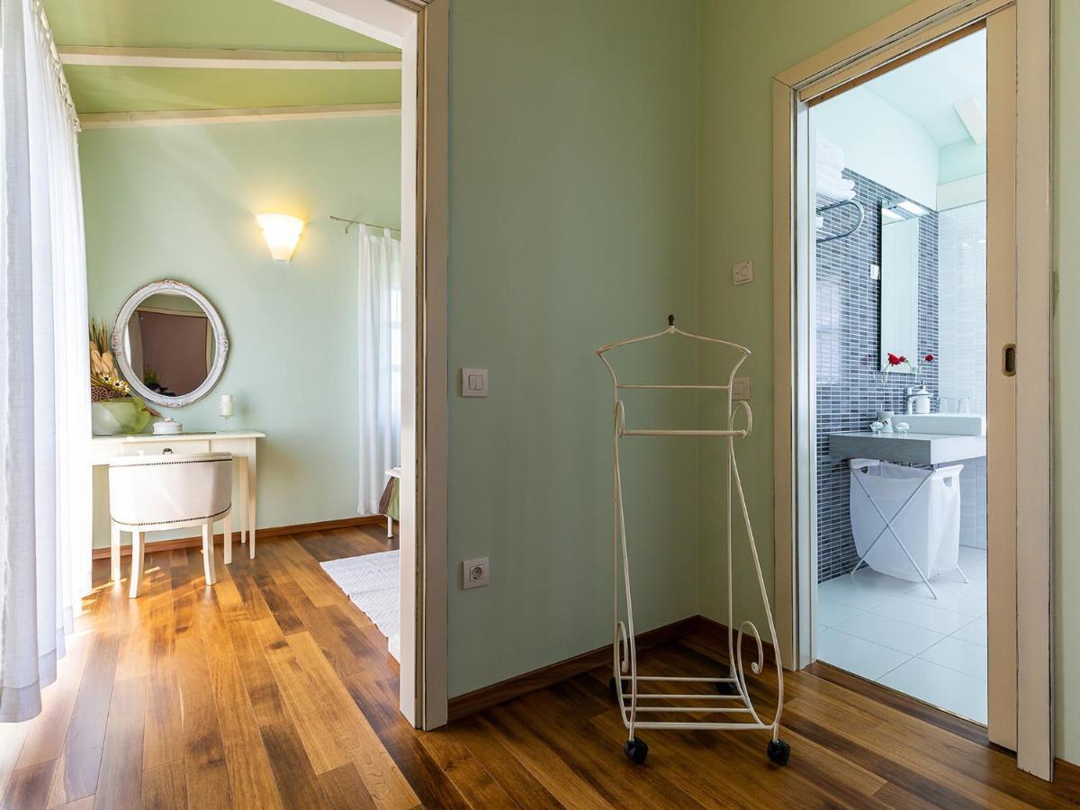 Villa Salvea With Heated Pool Montizana Екстер'єр фото