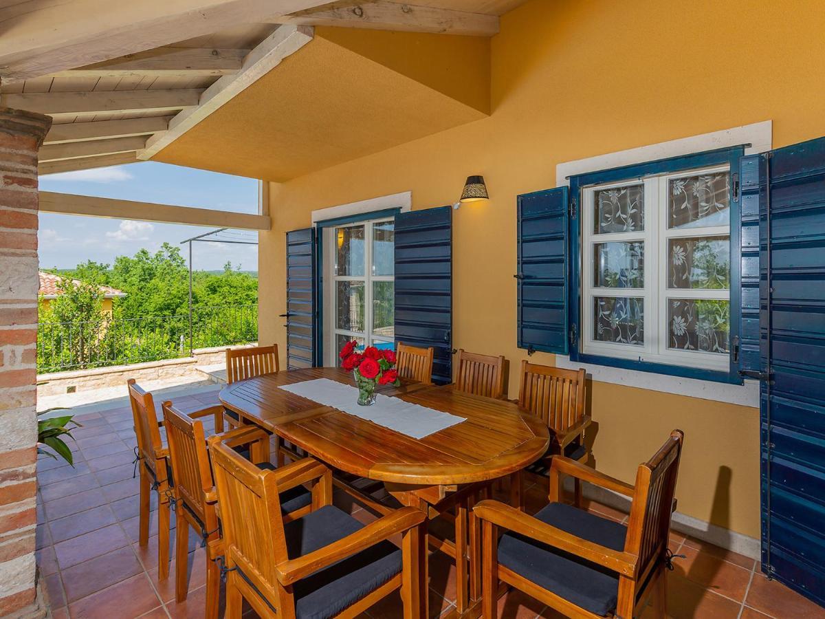 Villa Salvea With Heated Pool Montizana Екстер'єр фото