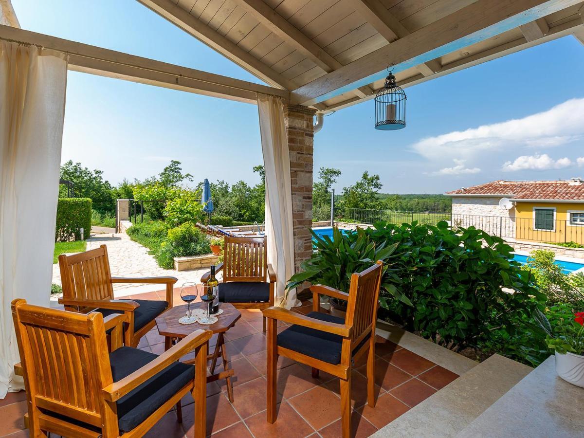 Villa Salvea With Heated Pool Montizana Екстер'єр фото